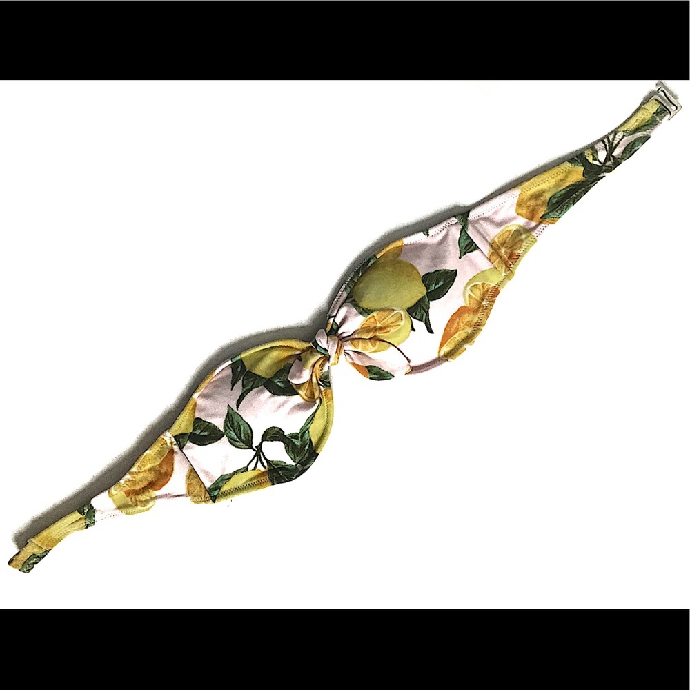 🌈Lemon Printed Bikini Top - F21